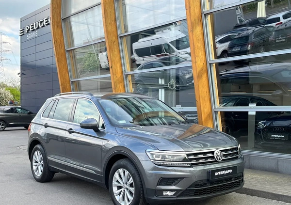 Volkswagen Tiguan cena 92899 przebieg: 99600, rok produkcji 2018 z Gdańsk małe 277
